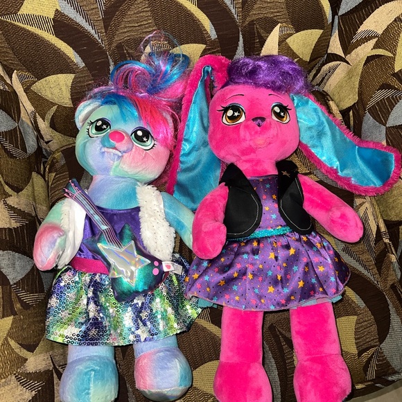 Build-A-Bear Workshop Honey Girl Plush Duo- Set of 2 - Picture 5 of 6